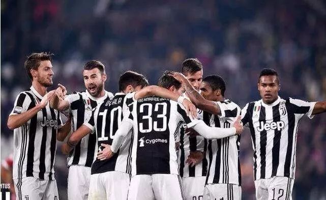 霍伊伦：我喜欢压迫和背对球门；进球美妙但功劳要和球队分享（霍伊伦：钟爱高压逼抢与背身拿球，进球虽美但荣誉应与全队共享）