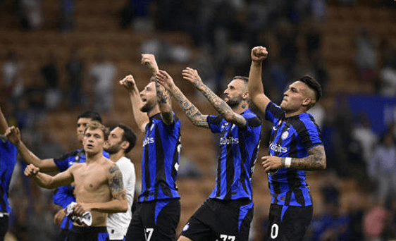 4-1打爆副班长！曼联3轮不败：只差第4名1分 31岁队长2射1传造3球（4-1痛击倒数第二！曼联联赛3轮不败，仅距第4名1分，31岁队长梅开二度送助攻独造3球）