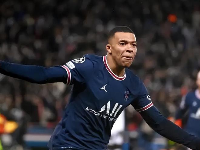 U16国少后卫李钧鹏：非常自豪能代表国家征战比赛（U16国少后卫李钧鹏：能为国出战倍感荣光）