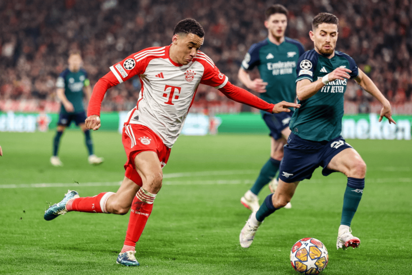 镜报：巴尔韦德不满阿隆索执教风格或考虑离队，曼联对其有意（镜报：巴尔韦德不满阿隆索执教理念或寻求离队，曼联有意引进）