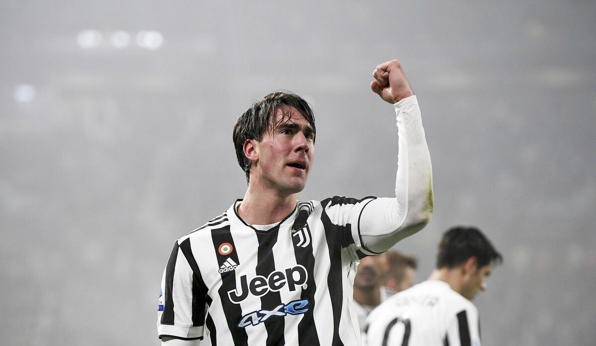 2025中超最佳阵容：蓉城4人入选，法比奥等8名外援在列（2025中超最佳阵容揭晓：蓉城4将入选，含法比奥在内共8名外援）