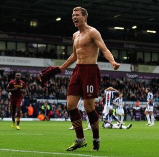 曹法尔：我为西汉姆踢球5年，却只换来了30秒的不续约通知（曹法尔：为西汉姆效力五年，获知不续约仅用30秒）