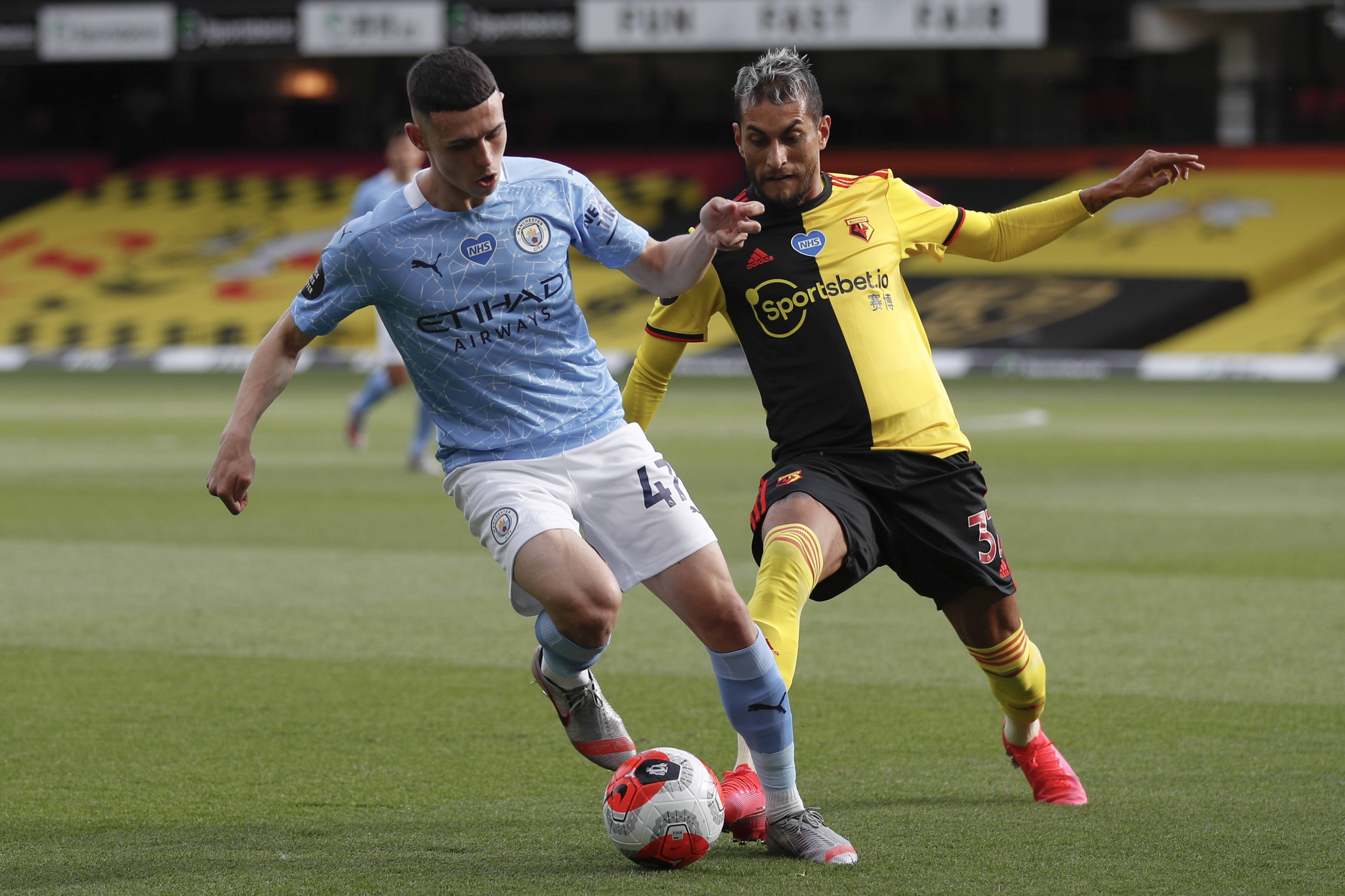 媒体人：邵佳一执教国足后，李昊成为接班颜骏凌的最热门人选（媒体称：邵佳一接掌国足后，李昊被视为颜骏凌接班的头号热门）