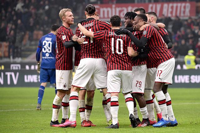 宋凯出席中国体育美术作品展览，与奥运冠军金牌合影（宋凯亮相中国体育美术作品展，与奥运冠军金牌同框留影）