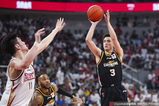 C罗打趣：詹姆斯是个好人，但我头发比他多！（C罗调侃詹姆斯：人品满分，发量我更胜一筹）