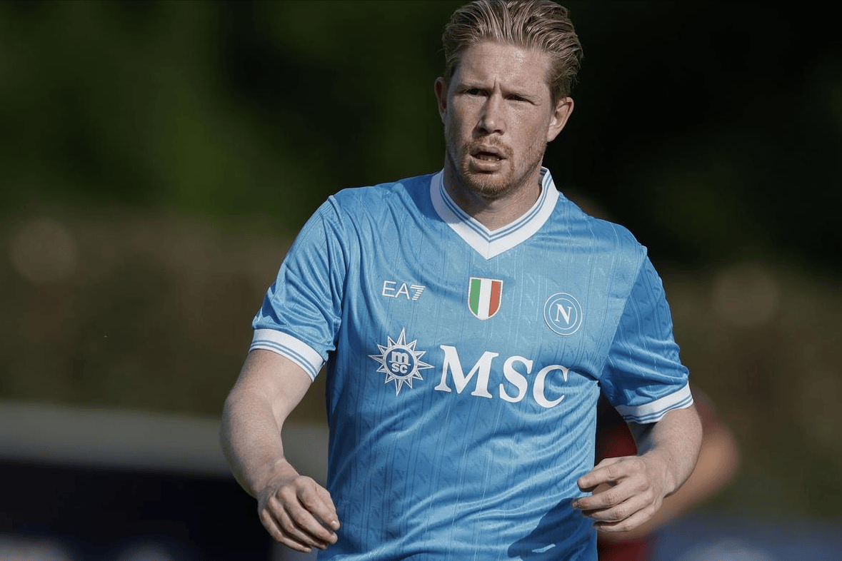 后卫身体对抗强度惊人，主帅盛赞（后卫对抗硬度爆表，主帅力赞）